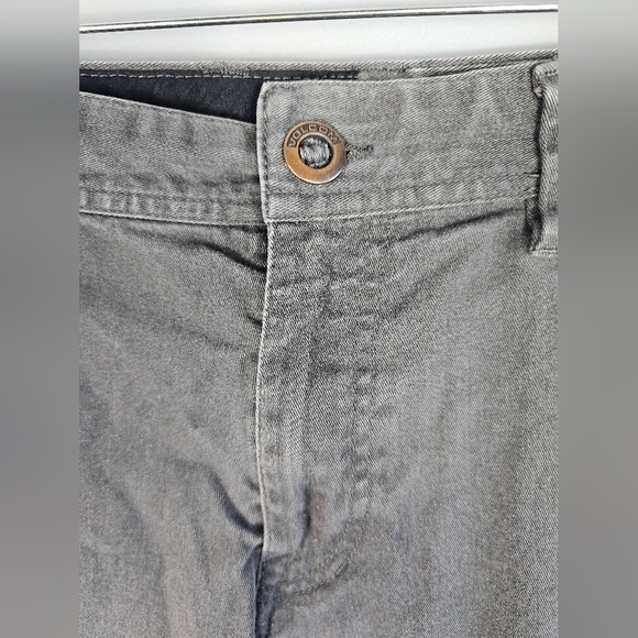 Volcom Men's Flat Front Grey Chino Shorts Size: 34 - Picture 2 of 9